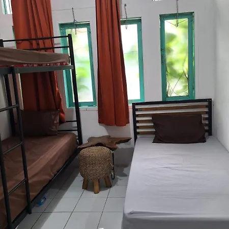 Laura'S Backpacker 523 Hostel Yogyakarta Exterior photo